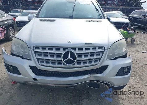 2009 Mercedes-Benz Ml 350 4Matic z USA, uszkodzony, nr VIN 4JGBB86E89A487200